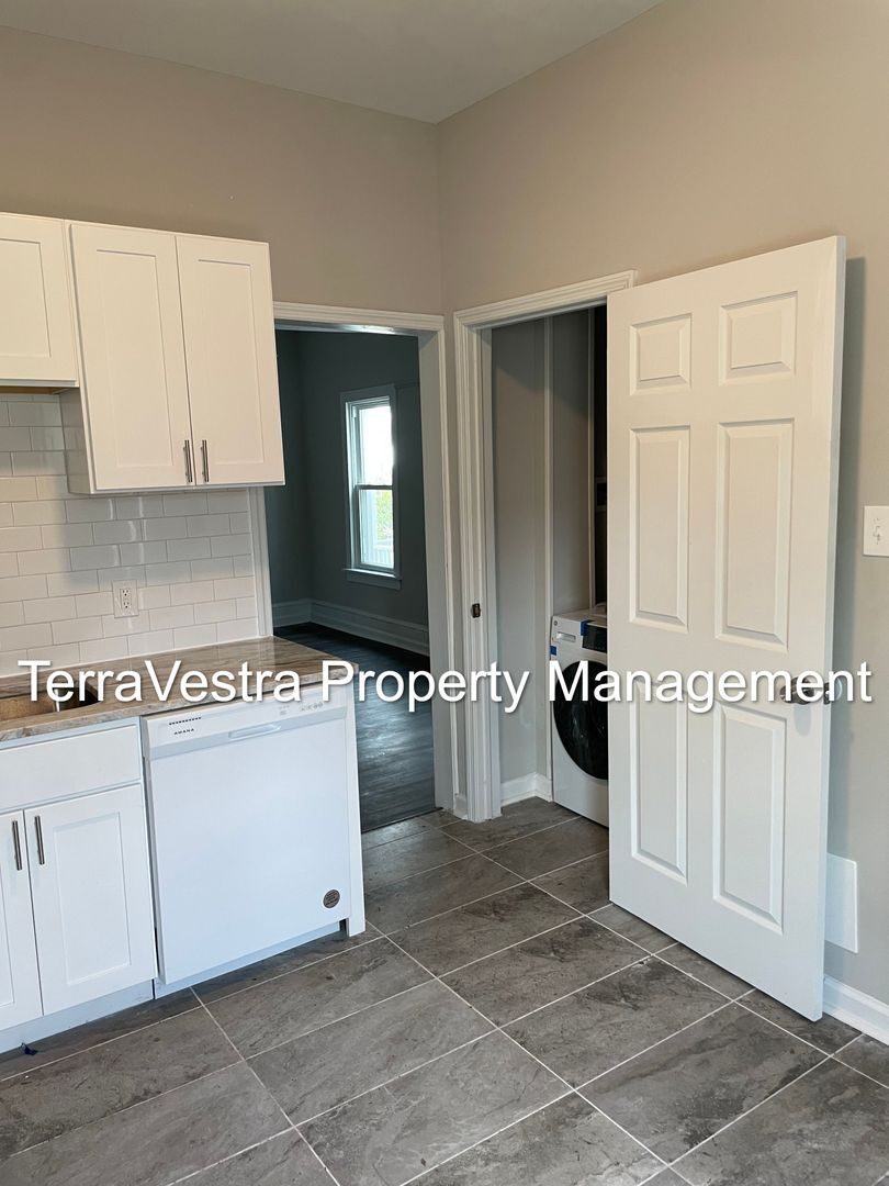 293 & 297 N Laurel Street, Unit Unit 1 - Bridgeton, NJ 08302